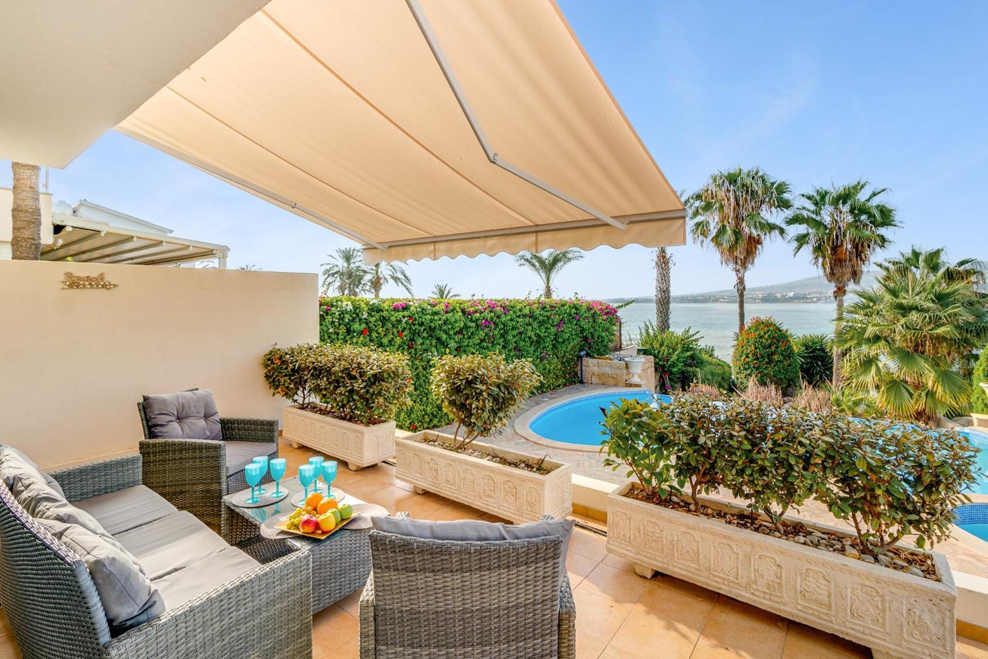 Beach Front Villa Mer Blu By Ezoria Villas Mercan Koyu Dış mekan fotoğraf